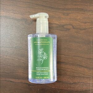 Bath & Body Works Eucalyptus Spearmint Hand Sanitizer - Green